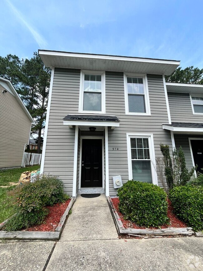Building Photo - 514 Mill Cove