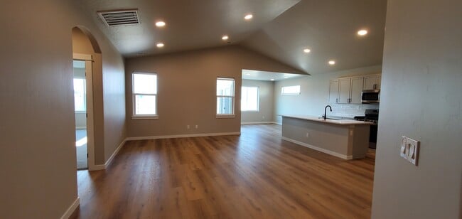Building Photo - 10109 W Novato Dr