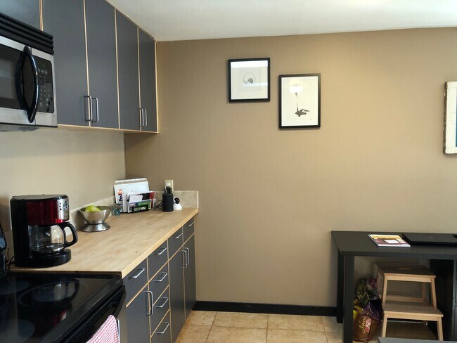 Foto del edificio - 2333 W Plymouth St