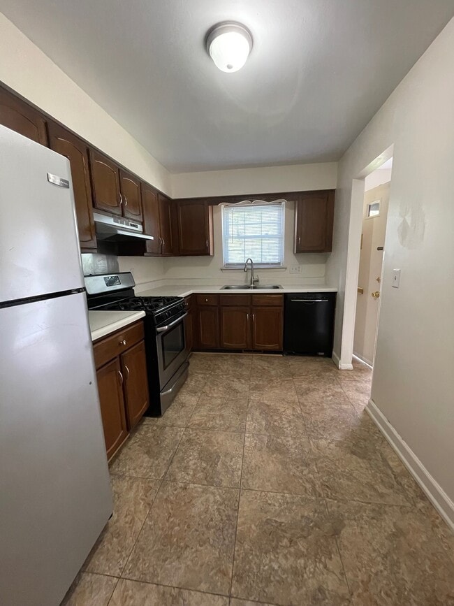 Building Photo - 6534 Cornwall Ct