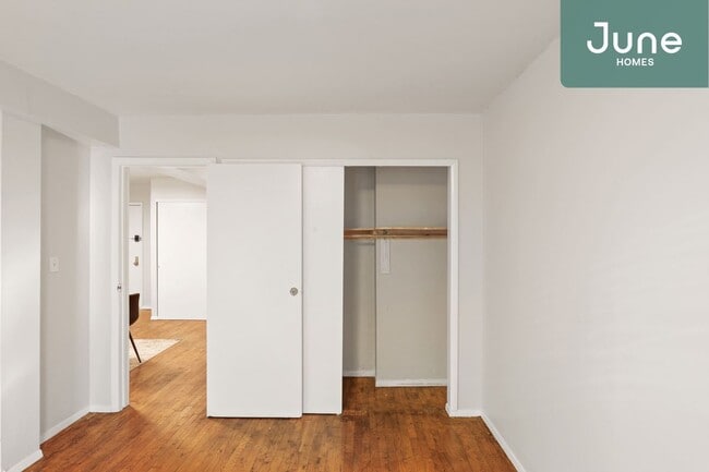 Building Photo - ROOM ONLY in 2-bed/1.0-bath Home