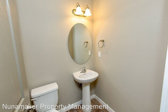 Building Photo - 4 br, 2.5 bath House - 410 Cameo Dr