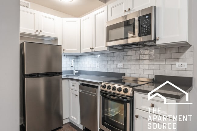 Photo - 640 W Wrightwood Ave Apartment