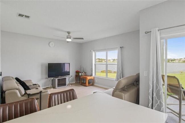 Foto del edificio - 13646 Hawk Lake Dr