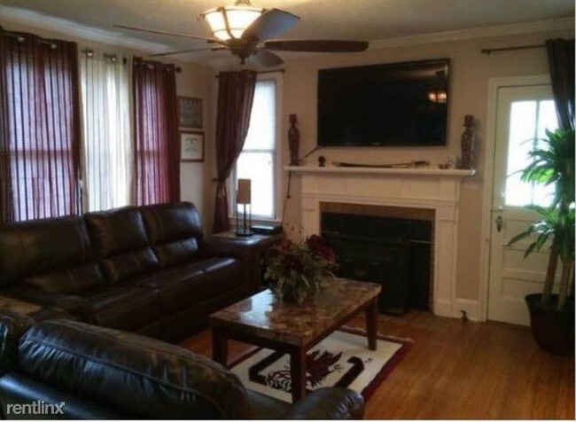 Building Photo - 4 br, 2 bath House - 1516 Axtell Dr