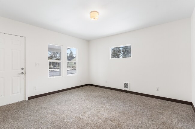 Building Photo - 1718 E 15th Ave
