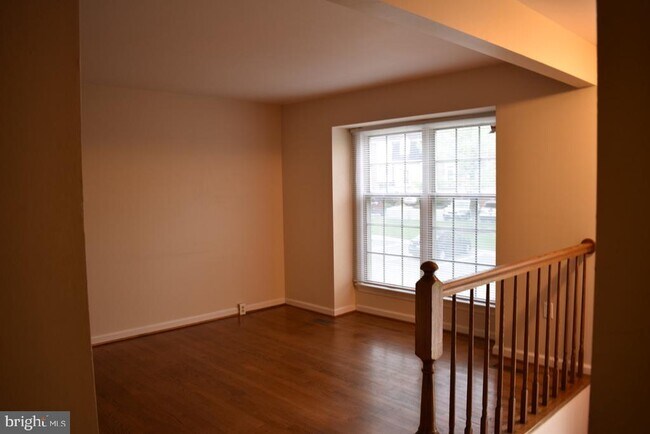 Foto del edificio - 8278 Waterside Ct