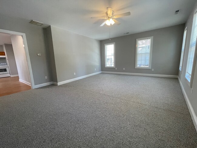Family Room - 230 Greenwood Ave