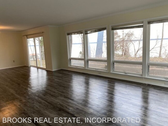 Building Photo - 3 br, 2.5 bath House - 9920 Sycamore Landi...