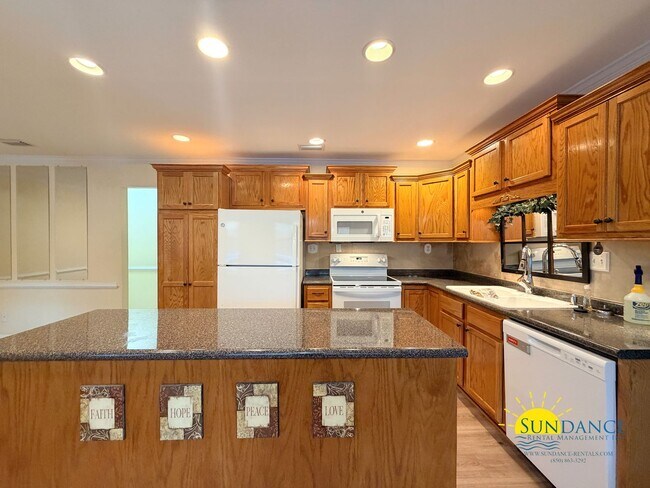 Building Photo - Stunning 3 Bedroom Home in Valparaiso with In-ground pool!