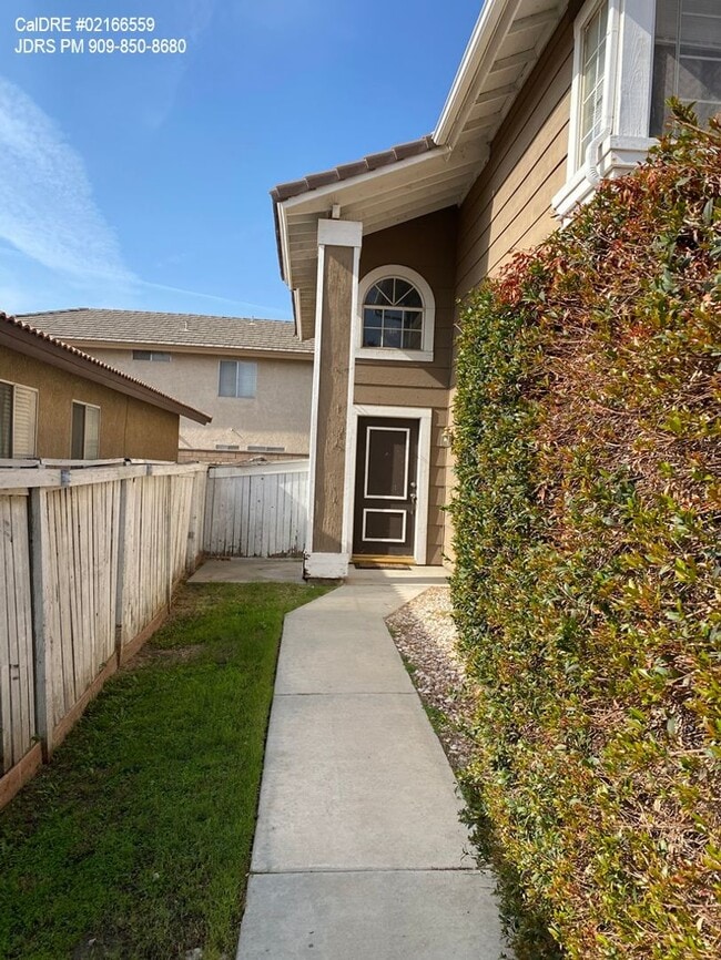 Foto del edificio - Fontana 3 Bedroom Home Available July 2025