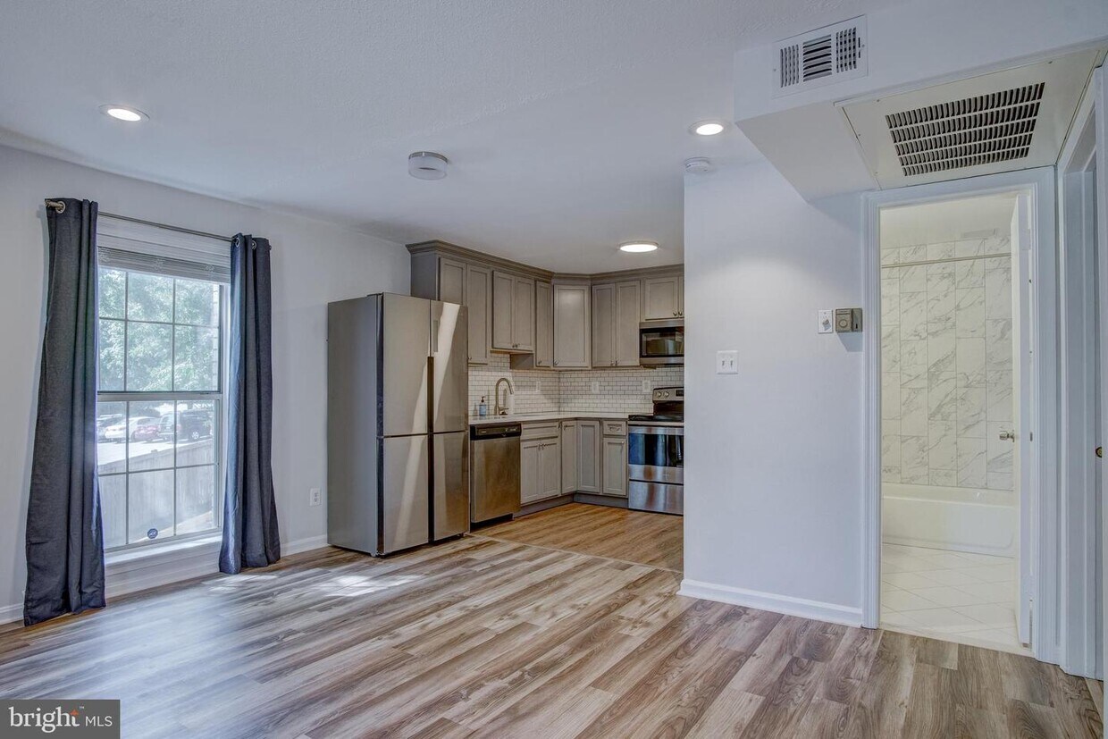 3111 Patrick Henry Dr Unit 610, Falls Church, VA 22044 Room for Rent in Falls Church, VA