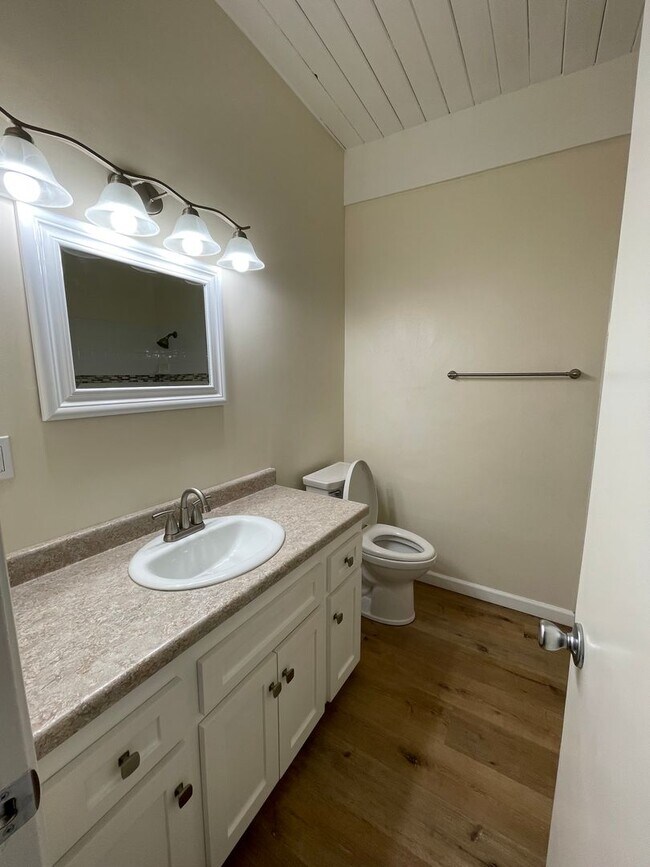 Building Photo - a31900-Placement Only