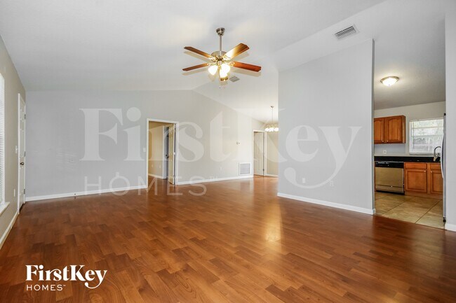 Foto del edificio - 8240 Stoner Rd