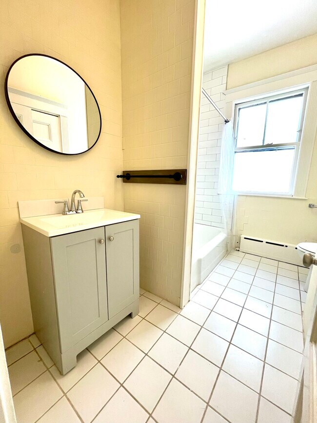 Foto del edificio - 81 College Ave