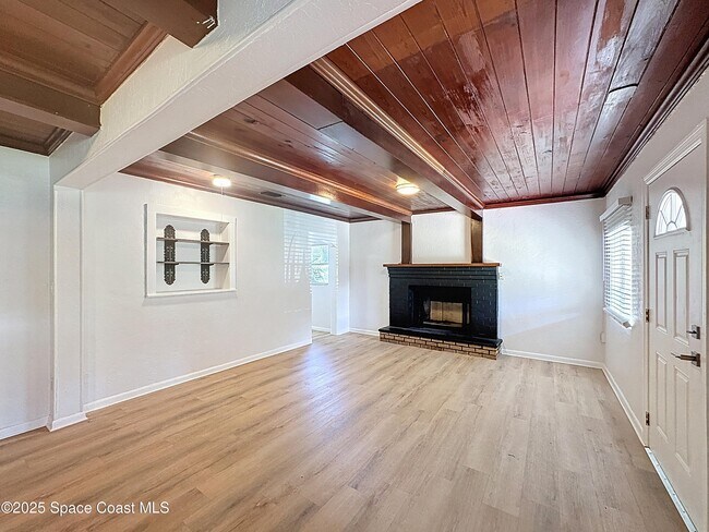 Foto del edificio - 1500 Highland Ct