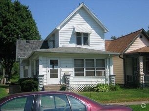 Building Photo - 704 9th Ave S