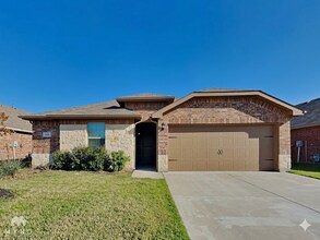 Building Photo - 808 Hutchins Dr