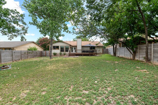 Foto del edificio - 2110 Spring Breeze Dr