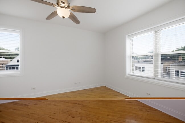 Building Photo - 2619 N Harding Ave