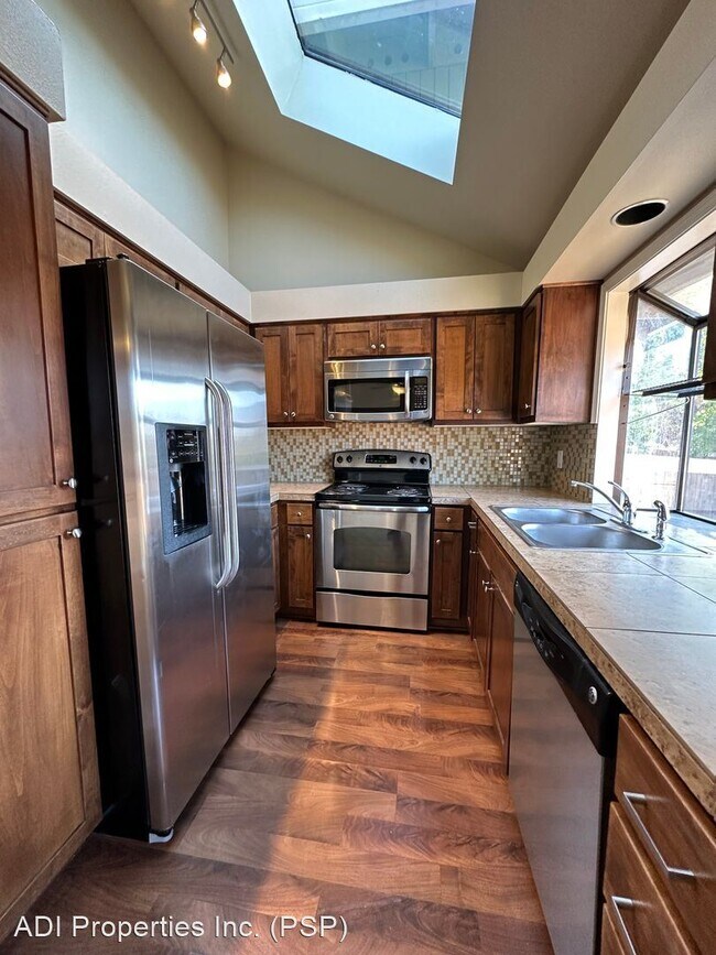 Building Photo - 3 br, 2 bath House - 16236 NW Lyndel Lane