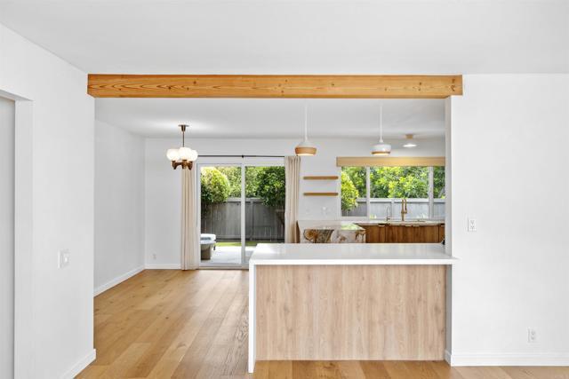 Building Photo - 1009 La Tierra Dr