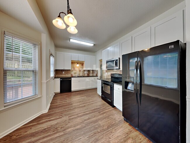 Foto del edificio - 6910 Coventry Ridge Rd