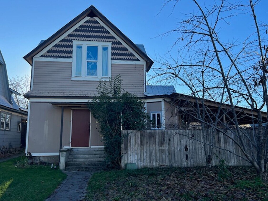 Primary Photo - 441 - 443 Grape St