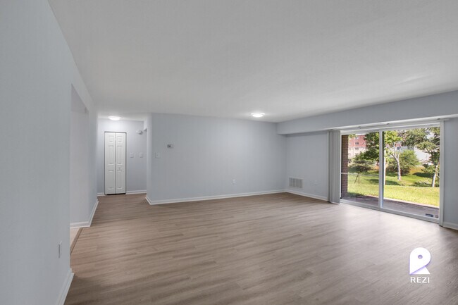 Foto del edificio - 6507 Hil-Mar Dr