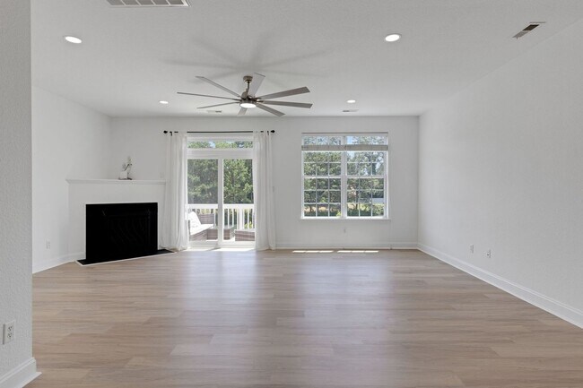 Foto del edificio - 4577 Leamore Square Rd
