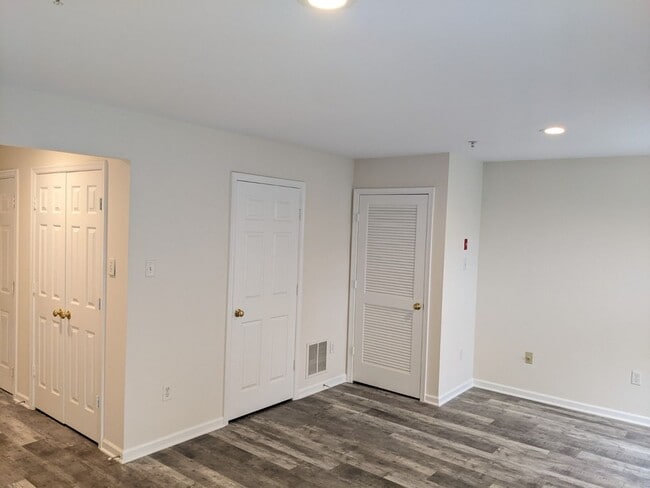 Foto del edificio - Completely Renovated Townhouse in convenie...