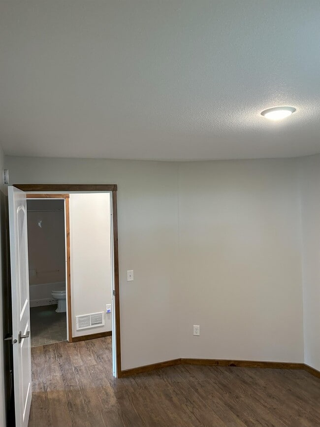 Building Photo - 216 4th Ave SE