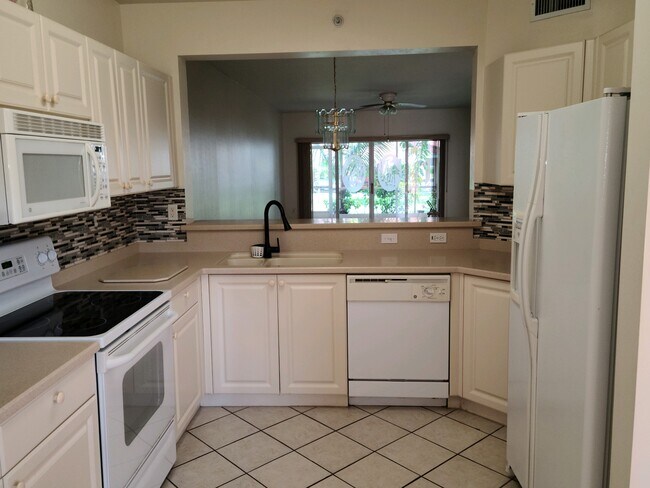 Foto del edificio - 7821 Great Heron Way