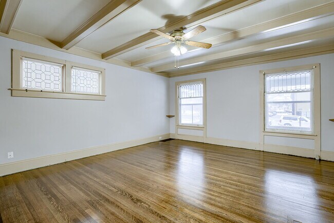Building Photo - 115 S 38th St