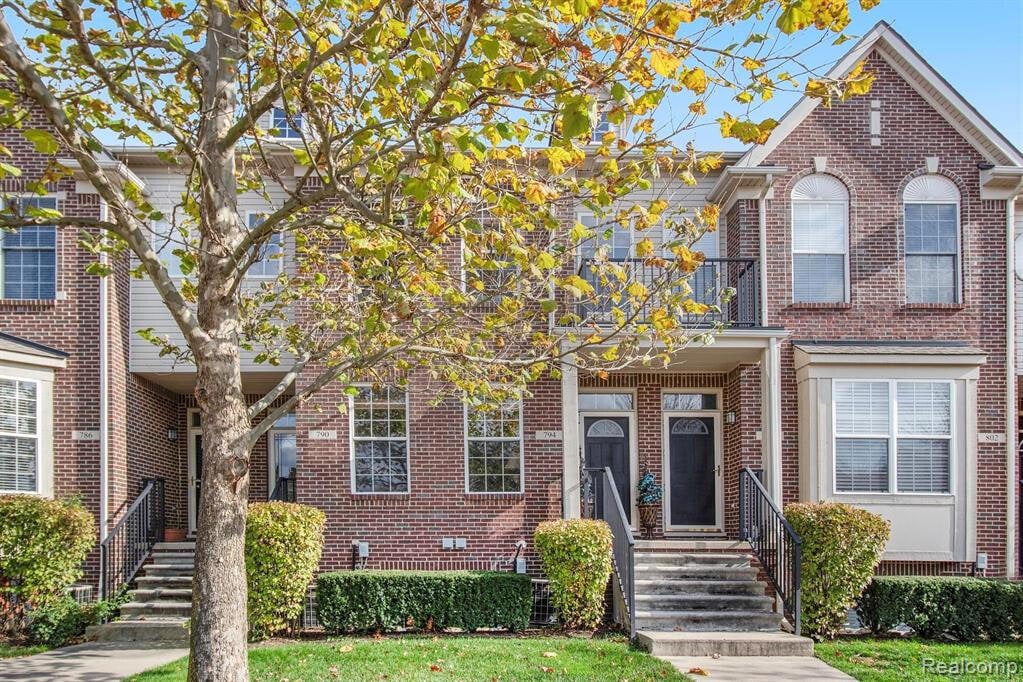 Primary Photo - 794 Summerfield Dr