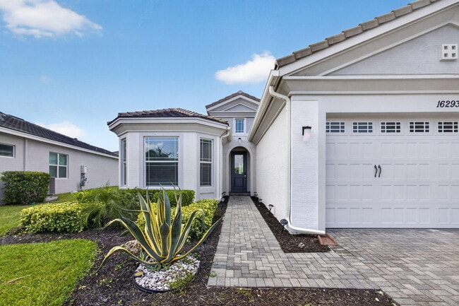 Building Photo - 16293 Melogold Dr