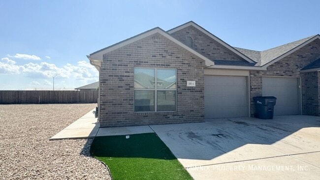 Foto del edificio - 2101 N Jayton Ave