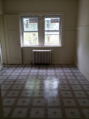 Building Photo - 936 W Meinecke Ave