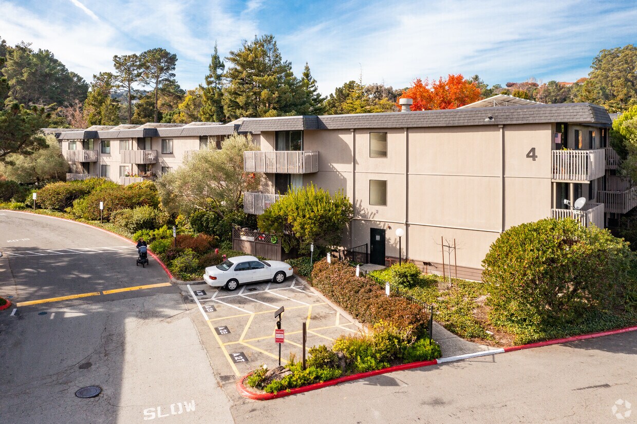 Shelter Creek Condos Apartments in San Bruno, CA