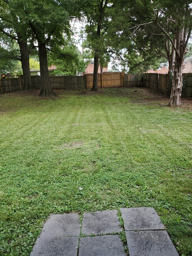 Patio trasero cercado - 1302 Hudson Avenue