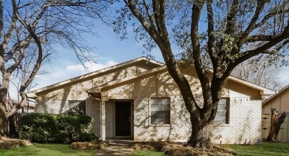 Building Photo - 7126 Hardwood Trail