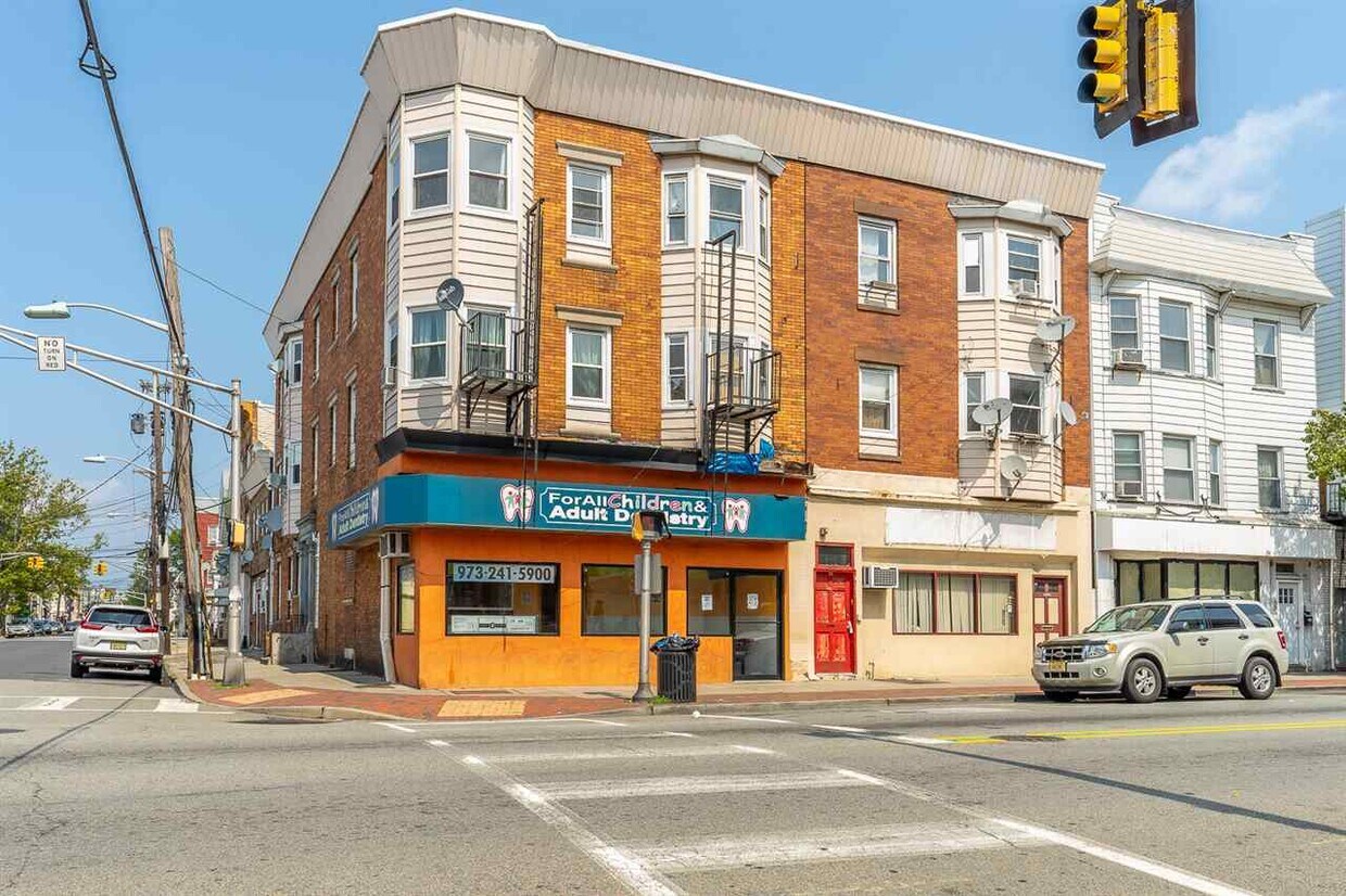 Primary Photo - 300 Harrison Ave