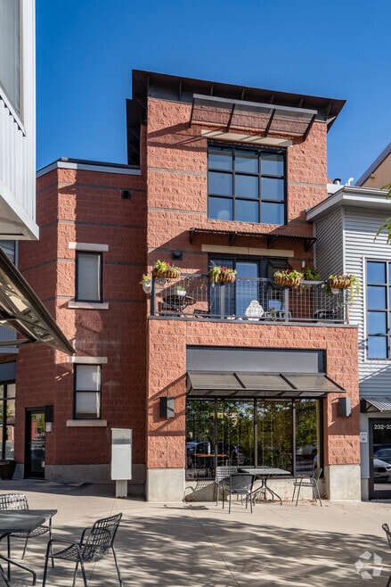 Building Photo - 1200 Yarmouth Ave