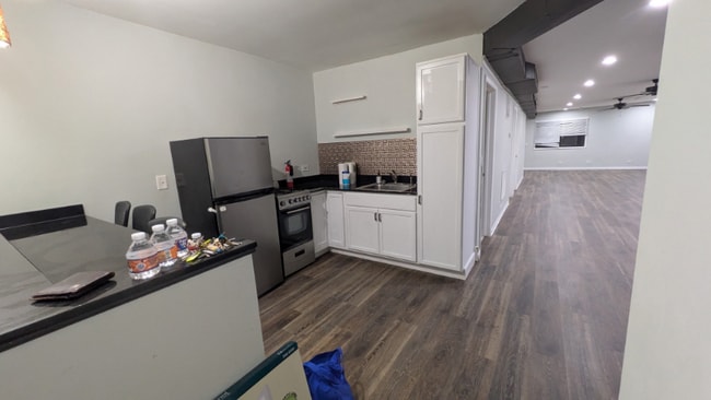 Building Photo - 4854 W Addison St