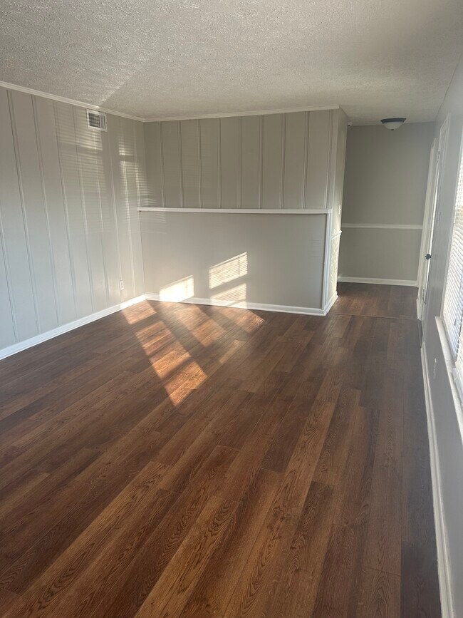 Building Photo - 205 Mc Crary Dr