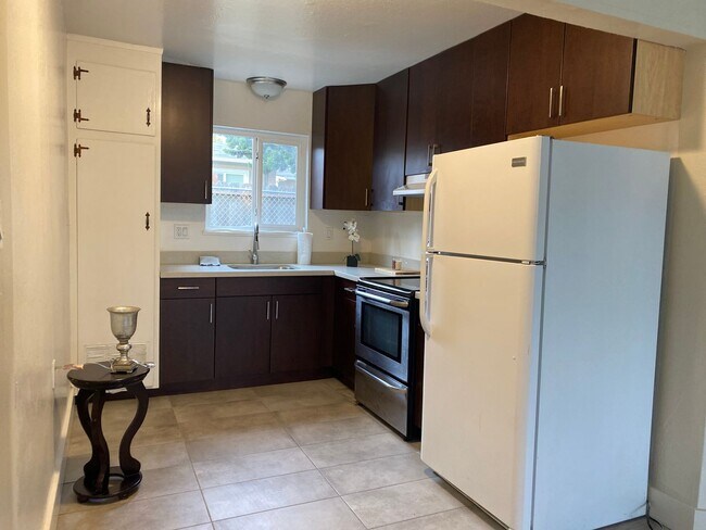 Building Photo - 25871-73 Huntwood Ave (LO)