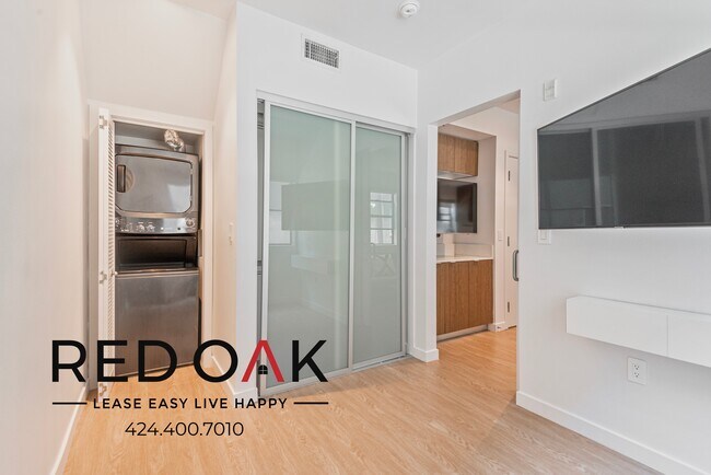 Foto del edificio - 11649 Mayfield Ave