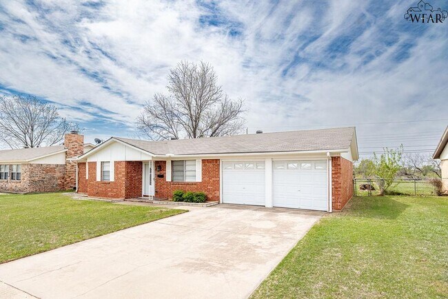 Foto del edificio - 4024 Hooper Dr