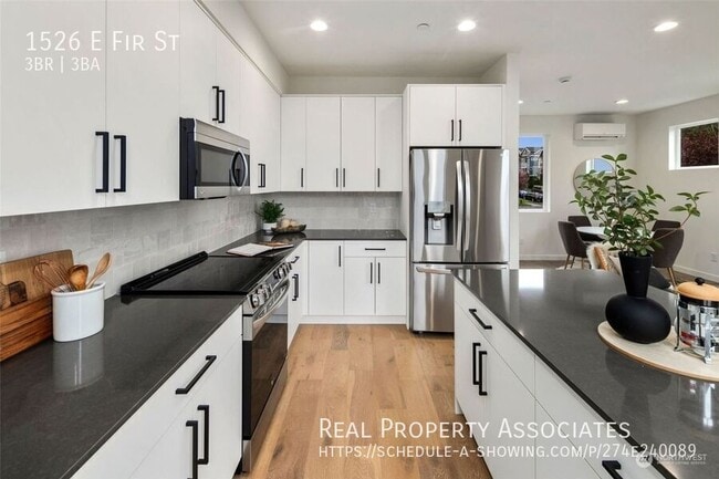 Photo - 1526 E Fir St House