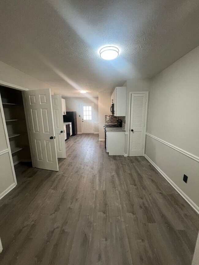 Foto del edificio - 544-546 Charleston Lane